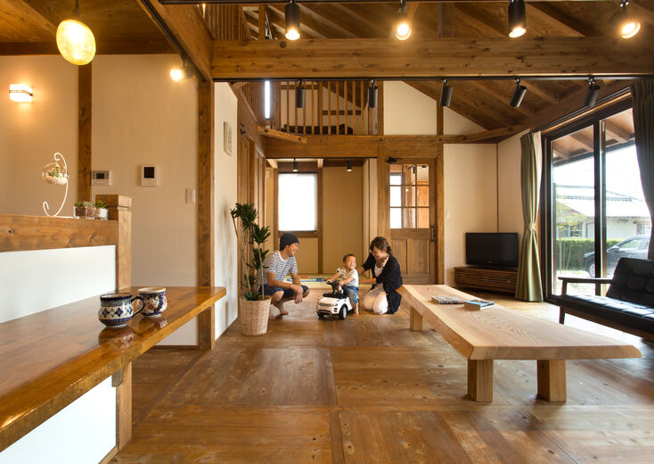 綿半林業 木の性能を最大限に引き出す「真壁工法」。柱と梁を眺める癒しの暮らしを楽しむの画像