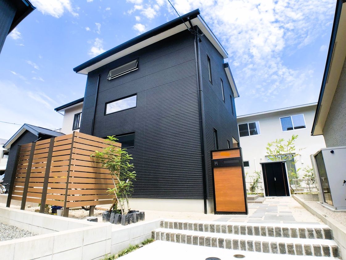 ユニバーサルホーム（福岡マリナ通り店、福岡南店、宗像店、唐津店）の画像1