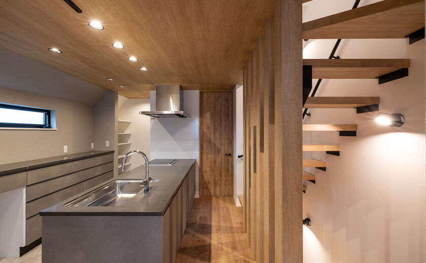 YAZAWALUMBER｜狭小特化 専属大工による高精度な造作。サイズもデザインも「わが家にぴったり」な仕上がりにの画像