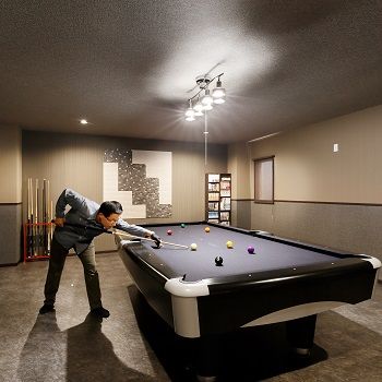 協栄ホーム　奈良店 遊び心満載！ビリヤード台の設置も可能な、趣味をおうちで極める家づくりの画像