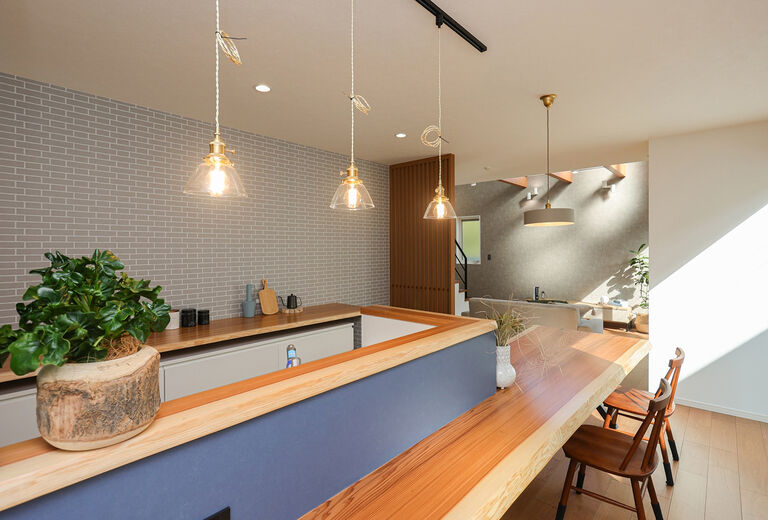 COLORS工務店 一級建築士事務所 朝の目覚めから昼の活動、「ただいま」のときも幸せを感じる家にの画像