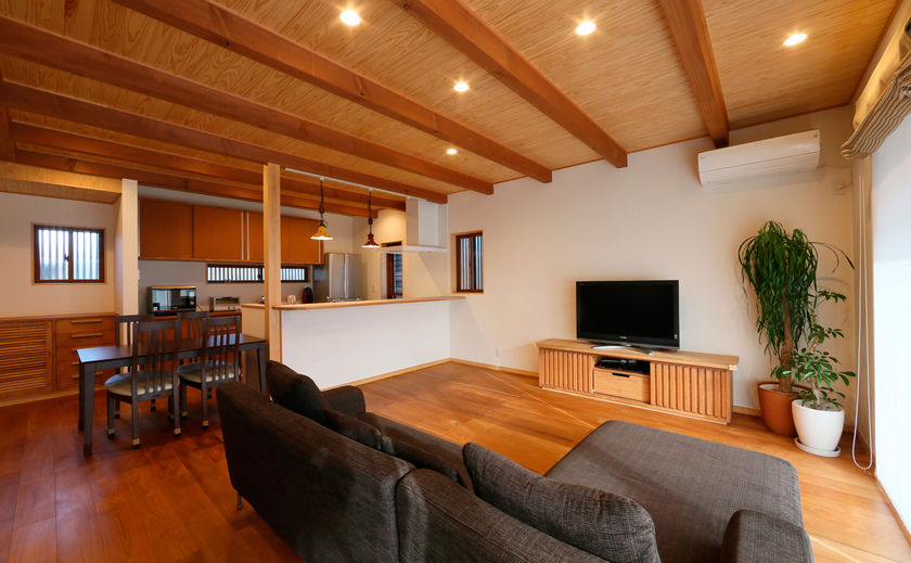 大政建築 マシュマロ断熱などで一年じゅう快適。細かなところまで気密テープを張る徹底ぶりの画像