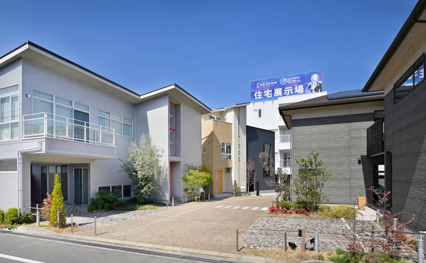 １００年住宅のゼロホーム 1度の来場で様々なタイプのモデルハウスが見られるの画像