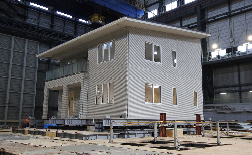 一条工務店 地震に強い家づくりがミッション。実大実験を繰り返しながら、高耐震の住まいを追求の画像