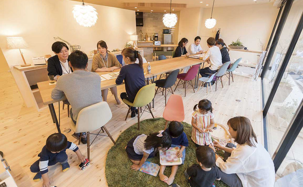 エーセンス建築設計 お子さん連れも気軽に。県内３カ所で展開。カフェみたいなショールームの画像