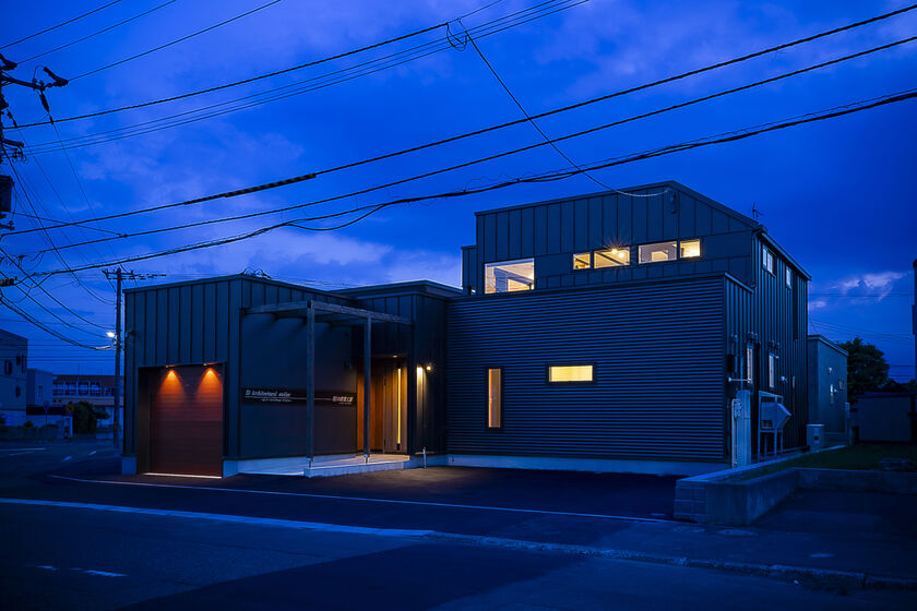 ＩＤ アーキテクチャル アトリエ ２０年以上の経験を誇る自社職人による美しいガルバリウム外壁の画像