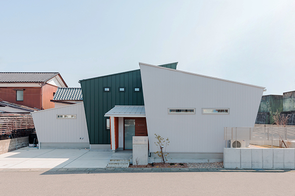 ハウジングサービスのモデルハウス画像1