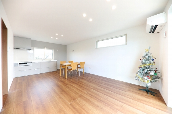 サカヅメハウジングのモデルハウス画像2