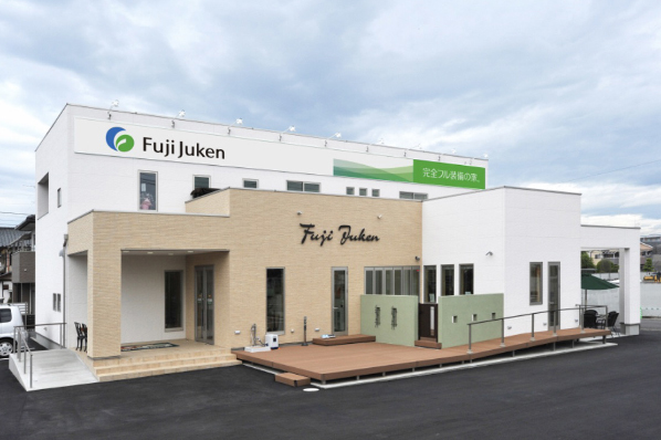 「完全フル装備の家」富士住建のモデルハウス画像1