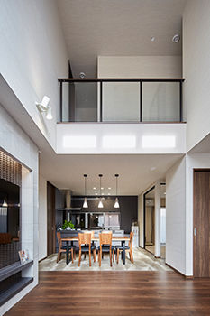 ひのき住宅 【5000万円台/完全分離型/二世帯住宅】家族の距離感と将来を見据えた間取り、デザインの異なる二つの家の建築実例画像3