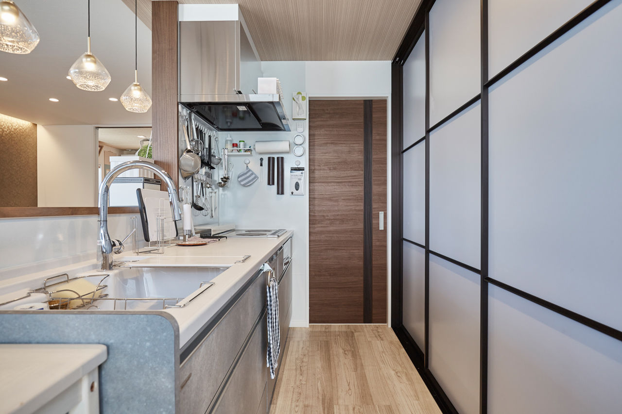 ひのき住宅 【2000万円台/2階リビング/ルーフバルコニー】バルコニーで家族と団らんを楽しむ理想の暮らしの建築実例画像7