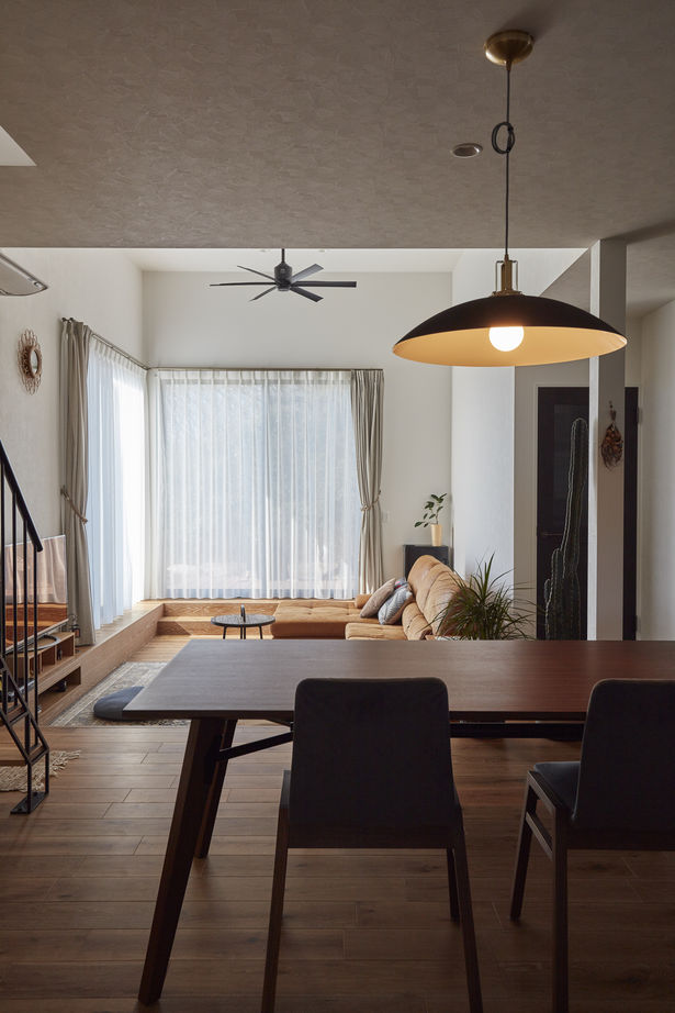 ひのき住宅 【スキップフロア/インナーガレージ】時が経っても魅力的な内装　ヴィンテージプロヴァンスの建築実例画像3