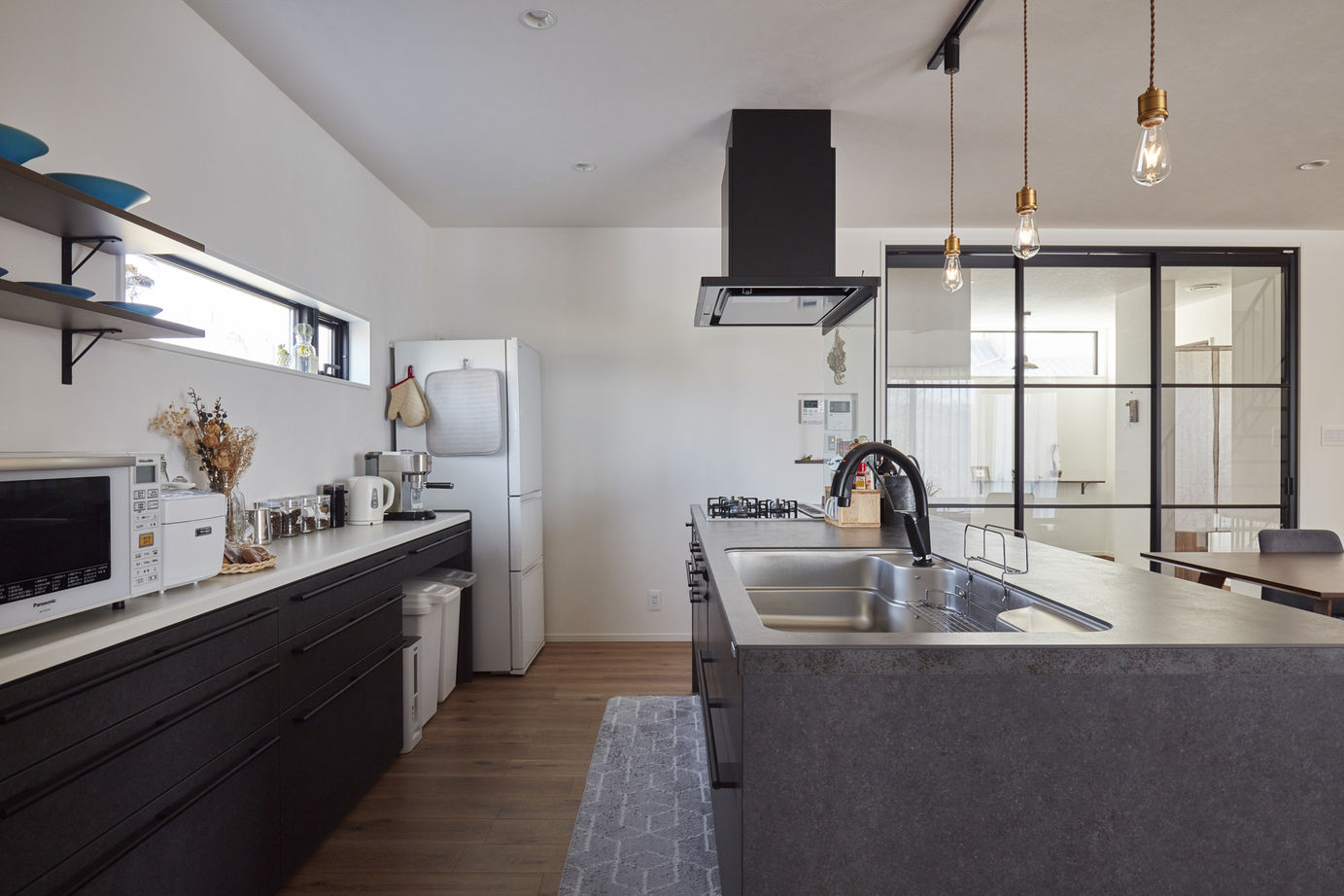 ひのき住宅 【スキップフロア/インナーガレージ】時が経っても魅力的な内装　ヴィンテージプロヴァンスの建築実例画像5