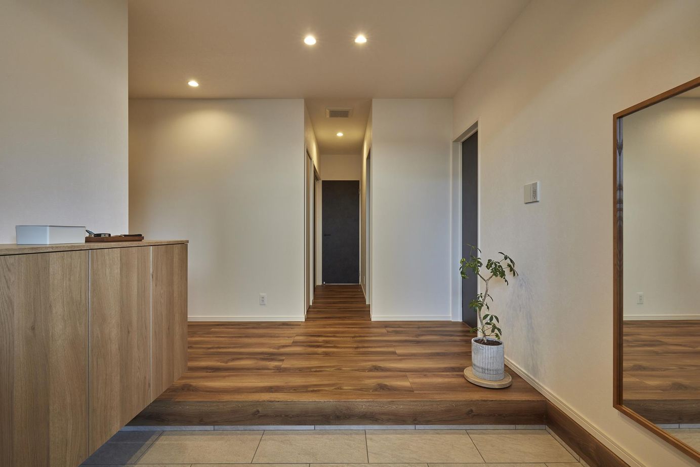 ひのき住宅 【3000万円台/全館空調/平屋】木とタイルが調和する本物の質感にこだわった心地よい空間の建築実例画像2