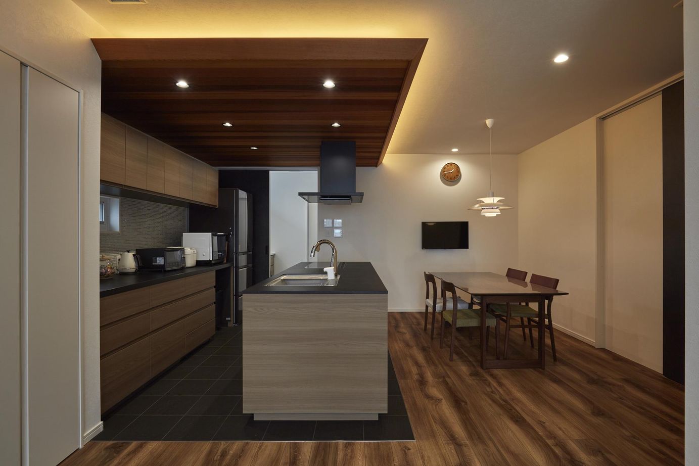 ひのき住宅 【3000万円台/全館空調/平屋】木とタイルが調和する本物の質感にこだわった心地よい空間の建築実例画像3