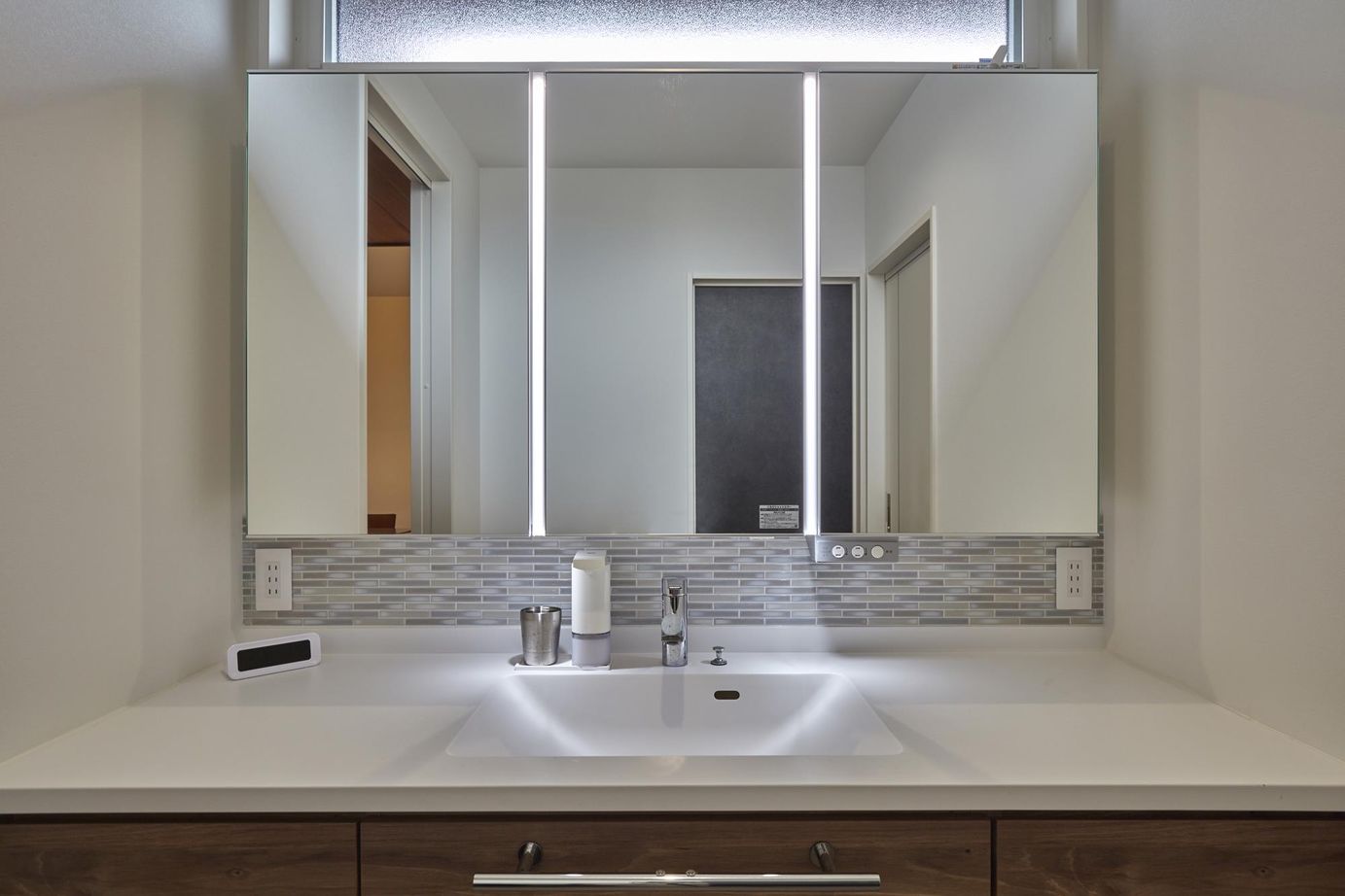 ひのき住宅 【3000万円台/全館空調/平屋】木とタイルが調和する本物の質感にこだわった心地よい空間の建築実例画像6