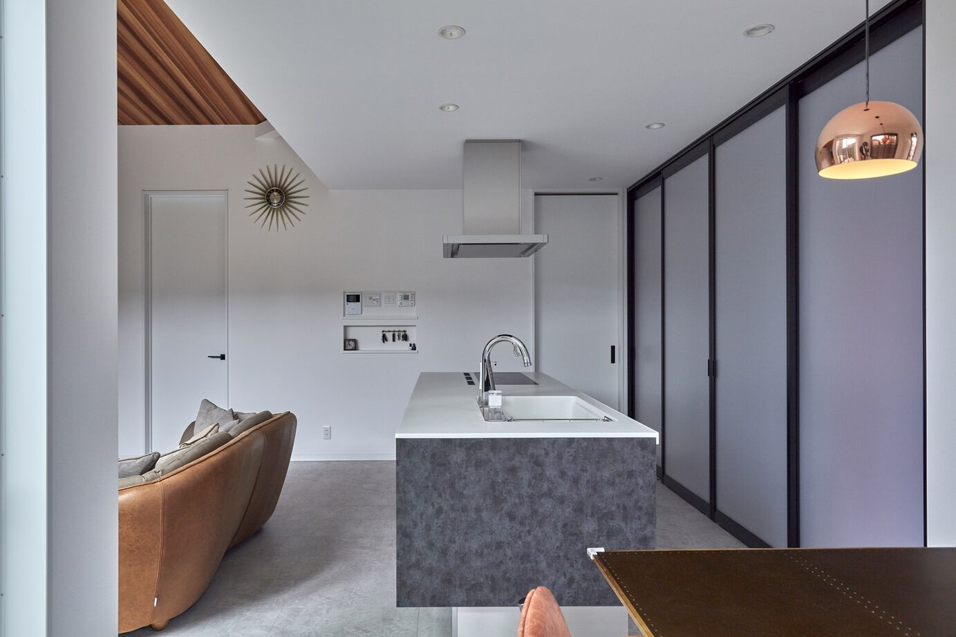 ひのき住宅 【バイクガレージ・平屋】念願のバイクガレージと開放的なリビングを叶えた理想の家の建築実例画像4