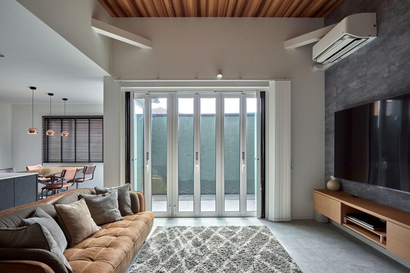 ひのき住宅 【バイクガレージ・平屋】念願のバイクガレージと開放的なリビングを叶えた理想の家の建築実例画像6