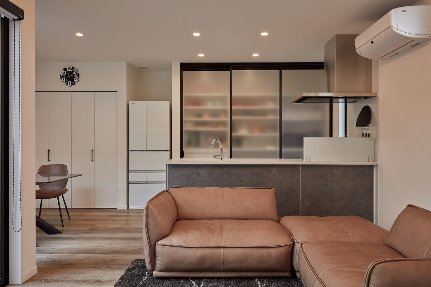 ひのき住宅 【インナーガレージ】愛車との生活を楽しむ家の建築実例画像3