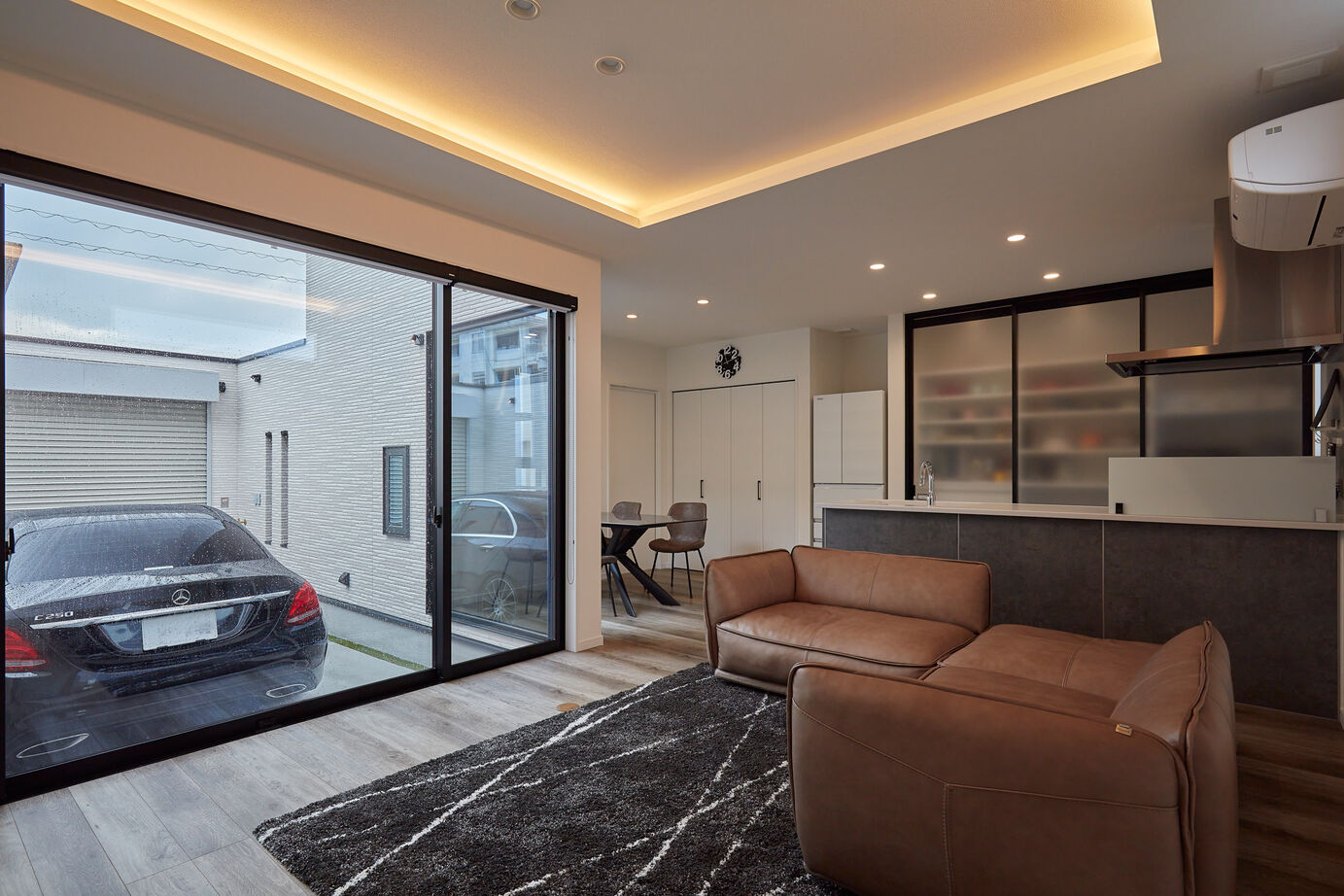 ひのき住宅 【インナーガレージ】愛車との生活を楽しむ家の建築実例画像4