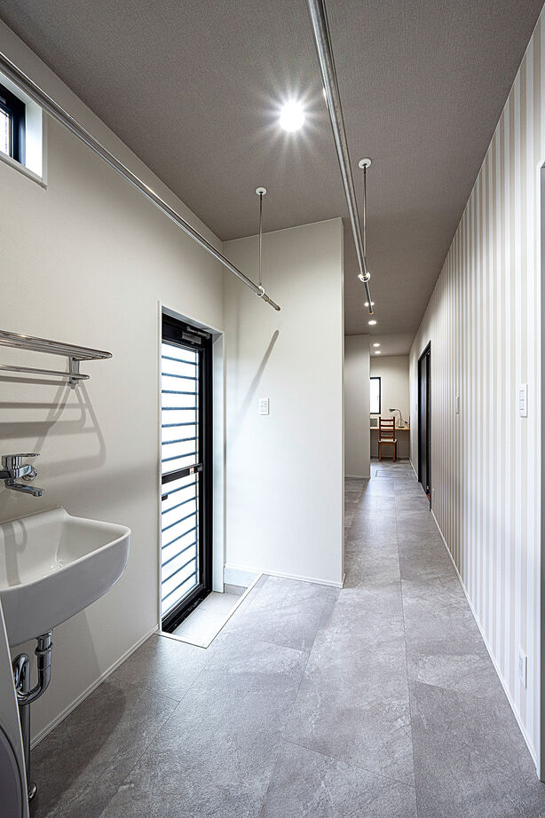 HIGASHIKENCHIKU 東建築 中庭のおうちキャンプも楽しい、ウォークスルーに回遊する平屋の建築実例画像7