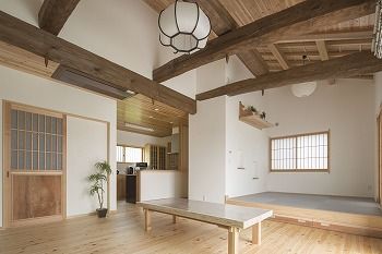 一棟入魂　井戸川建築 職人が木を活かし、技で生み出す、日本伝統の美しさを湛える邸宅。木をふんだんに使用した清々しい空間の建築実例画像3