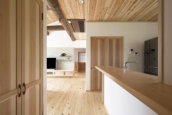 一棟入魂　井戸川建築 職人が木を活かし、技で生み出す、日本伝統の美しさを湛える邸宅。木をふんだんに使用した清々しい空間の建築実例画像7