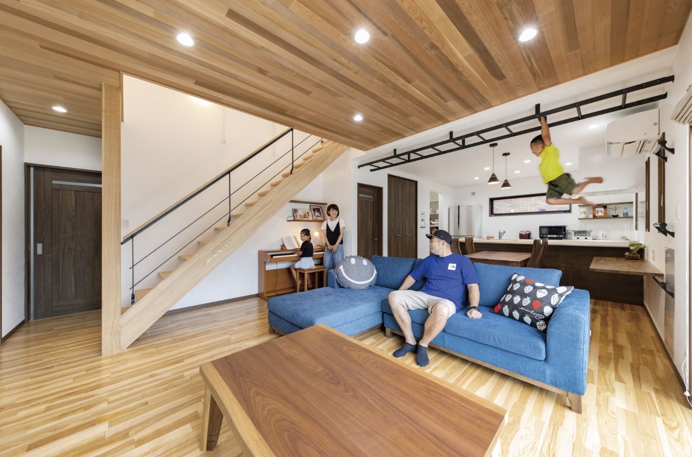 一棟入魂　井戸川建築 優しい肌触りの無垢材が心地よい、思いっきり遊べる住まいの建築実例画像