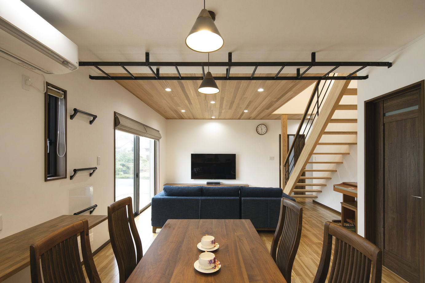 一棟入魂　井戸川建築 優しい肌触りの無垢材が心地よい、思いっきり遊べる住まいの建築実例画像2