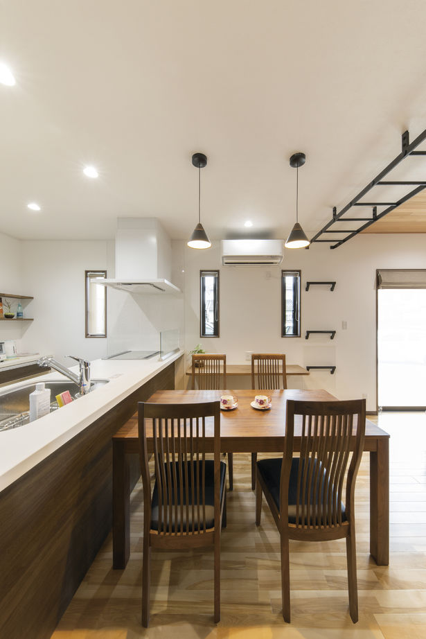 一棟入魂　井戸川建築 優しい肌触りの無垢材が心地よい、思いっきり遊べる住まいの建築実例画像8