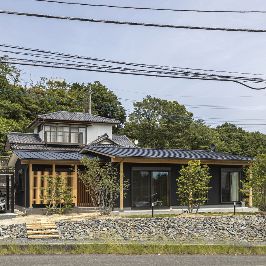 一棟入魂　井戸川建築 和の雰囲気を感じるモダンな平屋。庭に繋がる土間が暮らしの幅を広げるオシャレで楽しい住まいの建築実例画像2