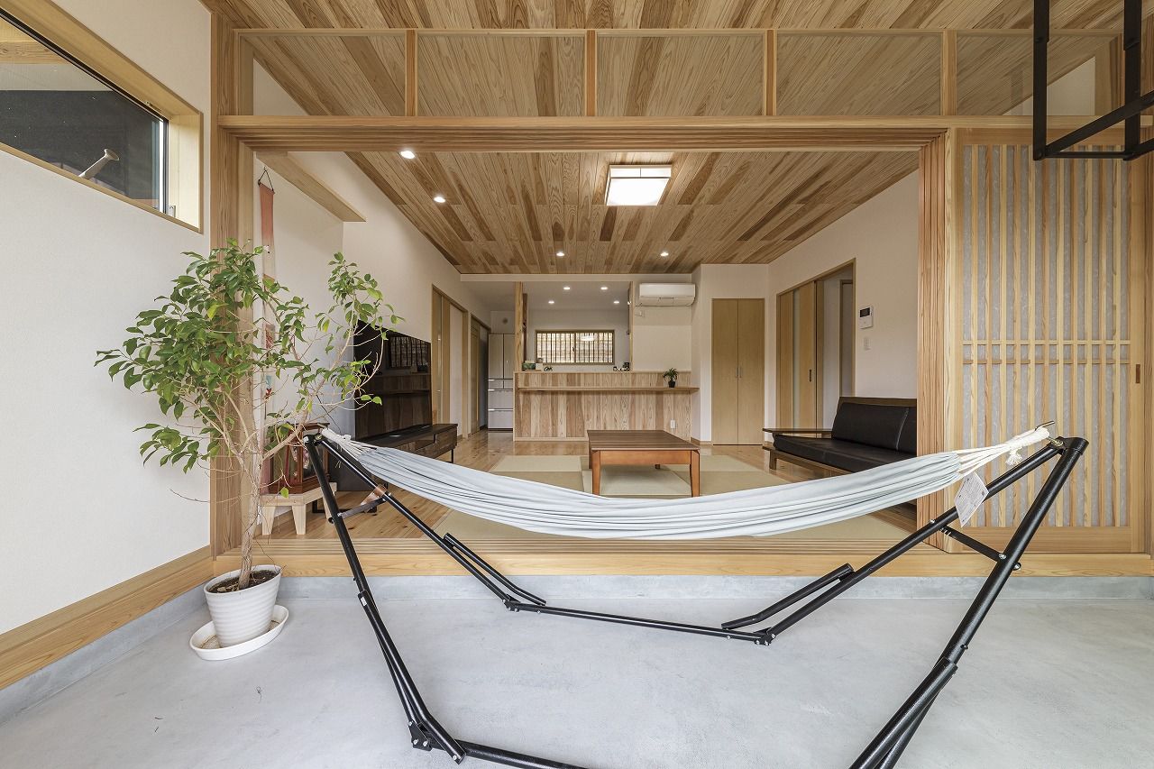 一棟入魂　井戸川建築 和の雰囲気を感じるモダンな平屋。庭に繋がる土間が暮らしの幅を広げるオシャレで楽しい住まいの建築実例画像9