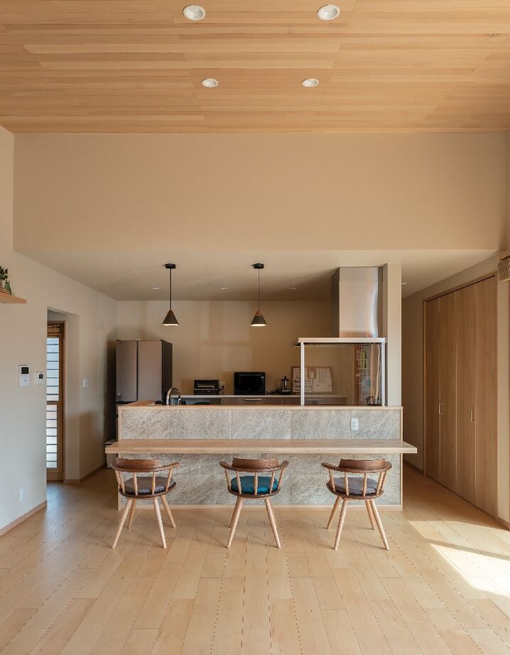 一棟入魂　井戸川建築 職人が木を活かし技で生み出す。凛として美しい和モダンの平屋の建築実例画像3