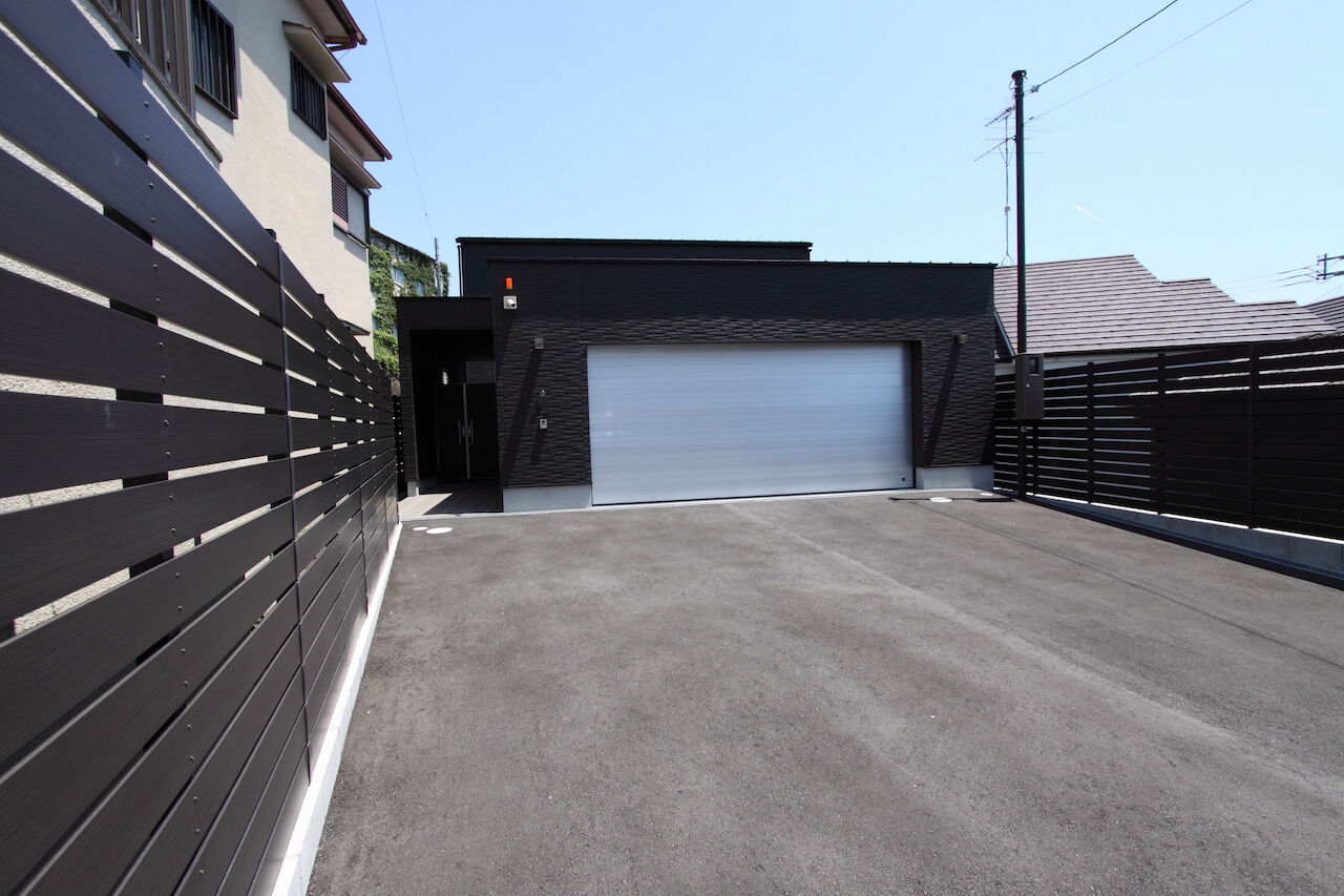 シンヨウ建設 【河内長野市/3000万円台/全棟気密測定】モノトーンで統一した大空間LDK＆回遊動線のガレージハウスの建築実例画像7