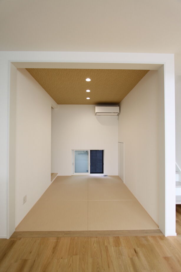 シンヨウ建設 【富田林市/C値0.13/全棟気密測定/2000万円台】優しい光に包まれながら愛猫と暮ら高性能住宅の建築実例画像6