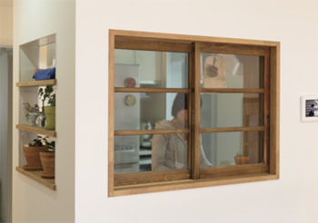 吹抜けの家  福山住宅 【2000-2500万円】採光＆収納の工夫で心地好く 杉床に風が抜ける都市型住宅【間取り図面あり】の建築実例画像4