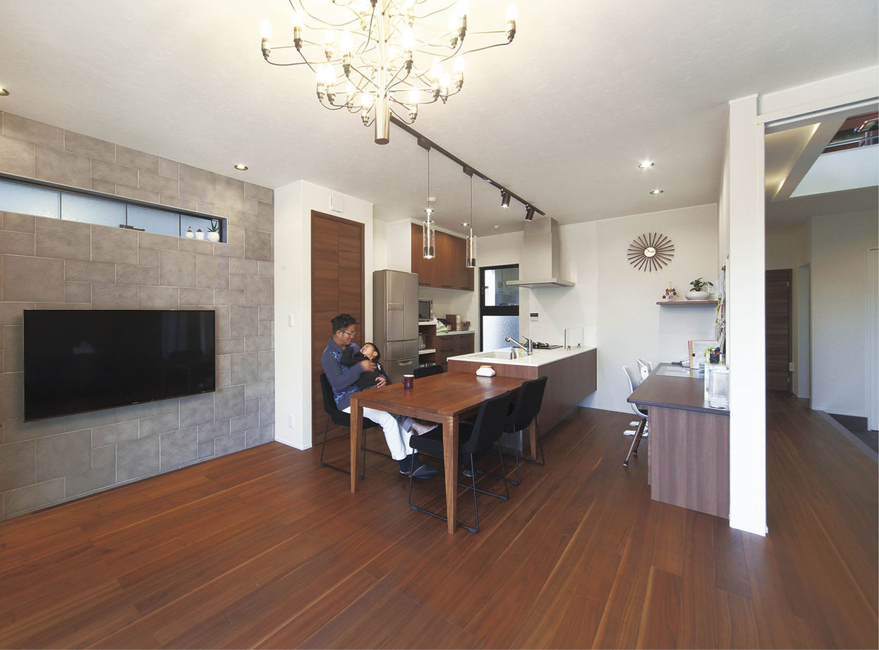 吹抜けの家  福山住宅 【2500～3000万円/間取図有/ロフト/中庭】 心地好い距離感で暮らす。北摂で土地から叶えた納得の家の建築実例画像2