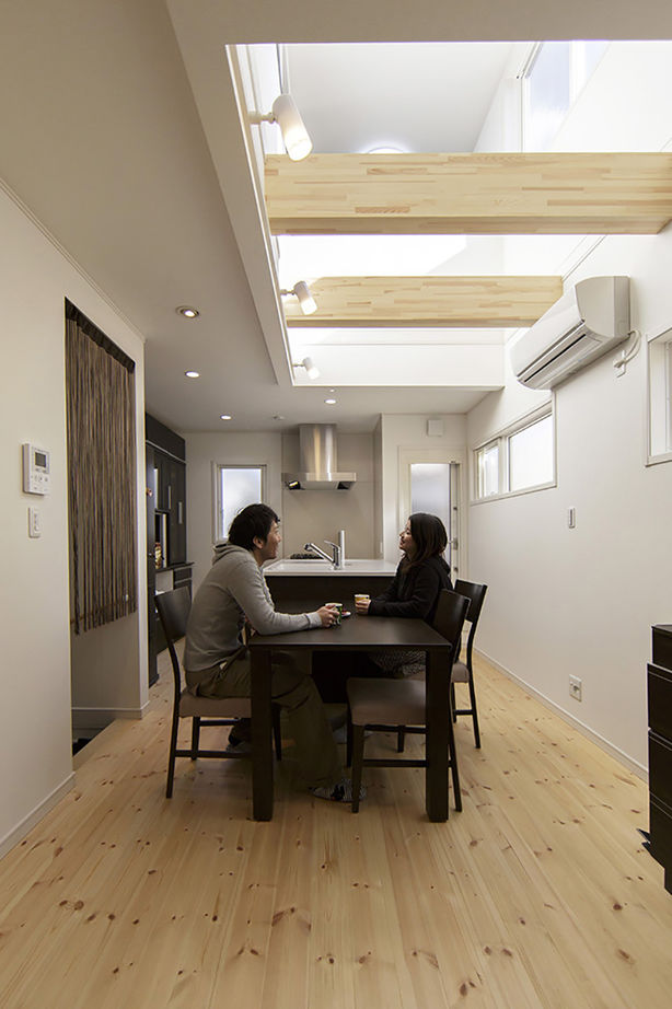 吹抜けの家  福山住宅 【1500～2000万円】15坪の土地に建てた空間がつながる家。プライベート感と開放感が同居する設計の妙の建築実例画像2