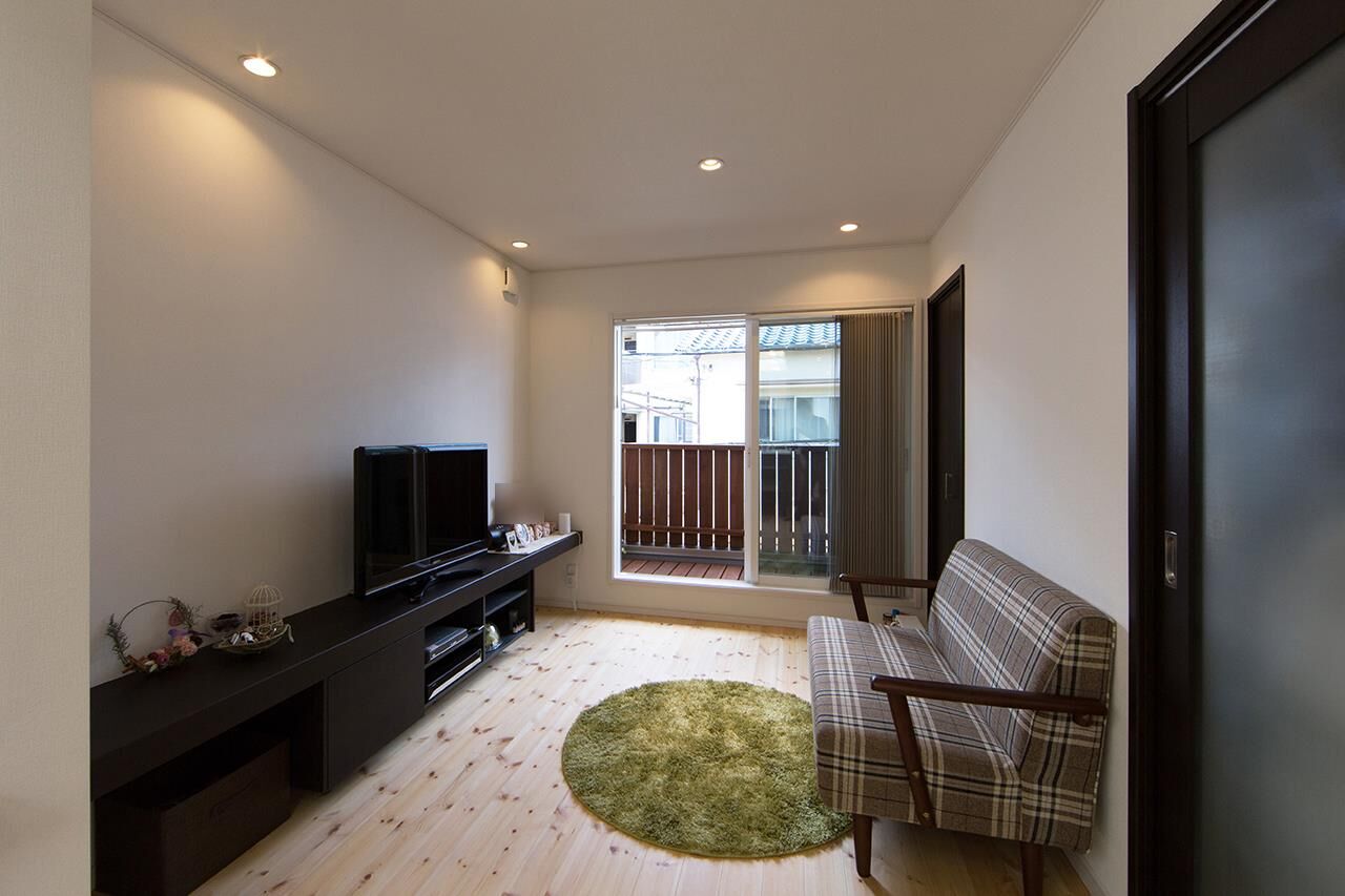 吹抜けの家  福山住宅 【1500～2000万円】15坪の土地に建てた空間がつながる家。プライベート感と開放感が同居する設計の妙の建築実例画像4