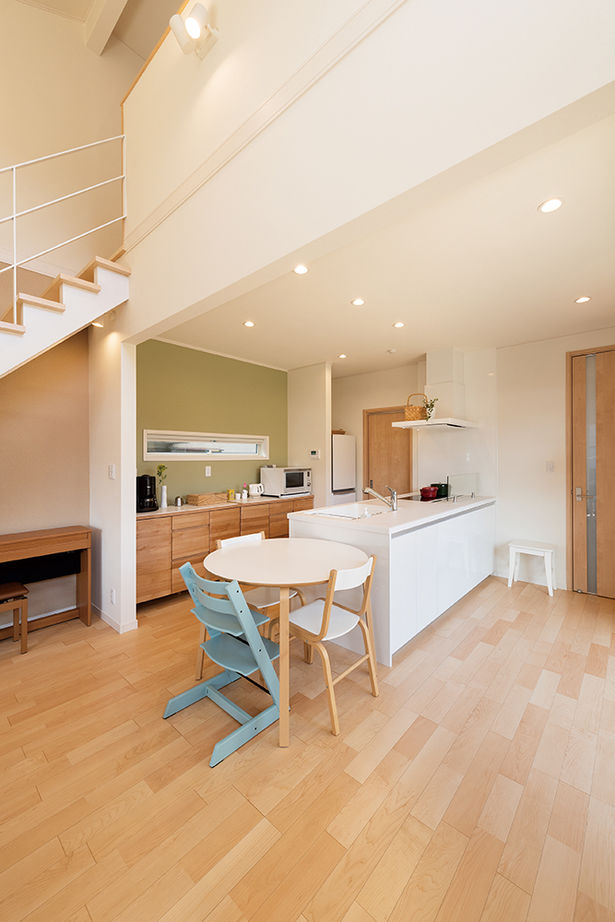 吹抜けの家  福山住宅 【2000～2500万円】故郷カナダの家みたいな大きな吹抜けリビングで暮らす。機能的な水廻りも快適の建築実例画像8