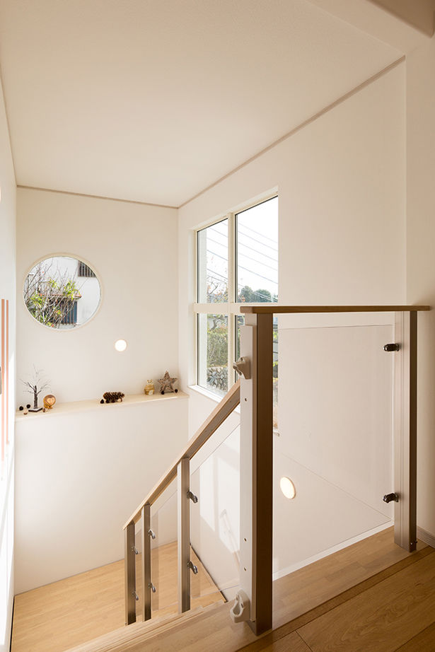 吹抜けの家  福山住宅 【4000万円～】高台を愉しむ家。アール設計の眺望リビング、上品なインテリア…繊細に想いを形にの建築実例画像4