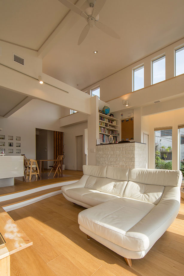 吹抜けの家  福山住宅 【4000万円～】高台を愉しむ家。アール設計の眺望リビング、上品なインテリア…繊細に想いを形にの建築実例画像10