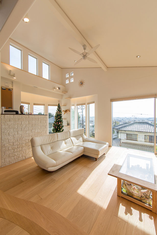 吹抜けの家  福山住宅 【4000万円～】高台を愉しむ家。アール設計の眺望リビング、上品なインテリア…繊細に想いを形にの建築実例画像11