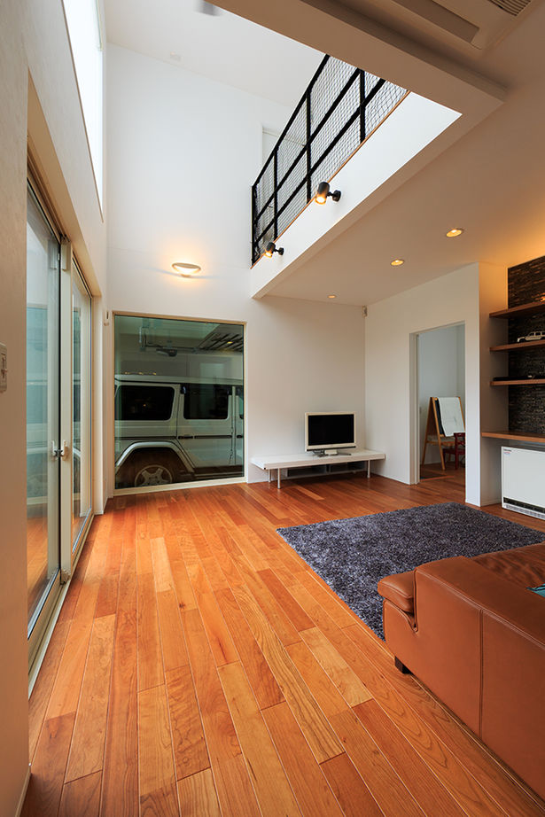 吹抜けの家  福山住宅 【2500～3000万円】彩り鮮やかで上品なインテリアで空間をデザイン。ガラス張りのインナーガレージのある家の建築実例画像8