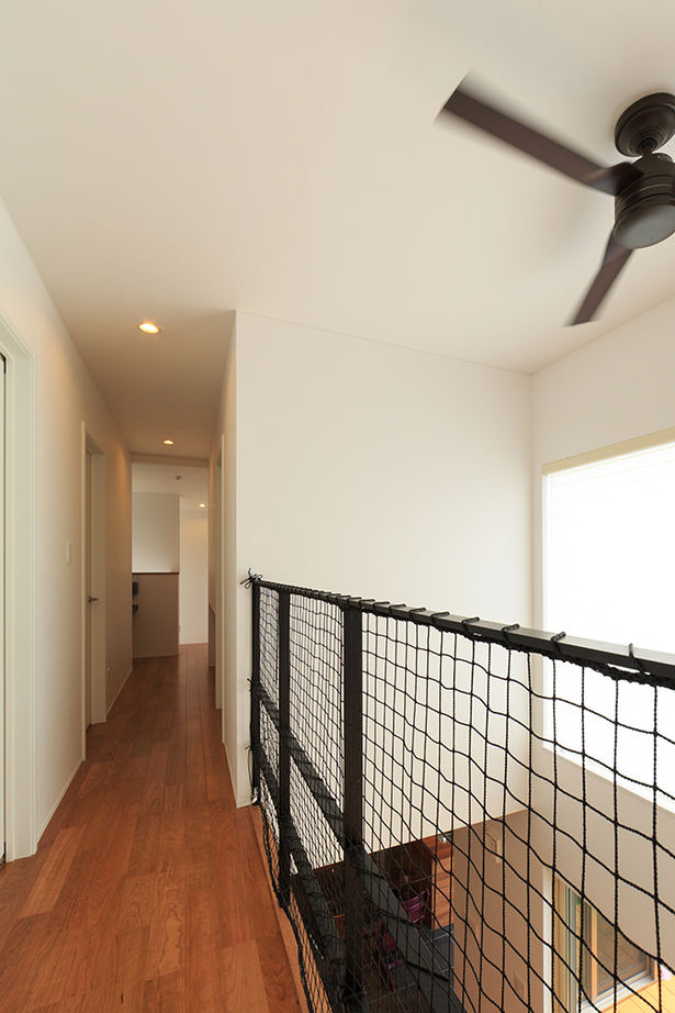 吹抜けの家  福山住宅 【2500～3000万円】彩り鮮やかで上品なインテリアで空間をデザイン。ガラス張りのインナーガレージのある家の建築実例画像9