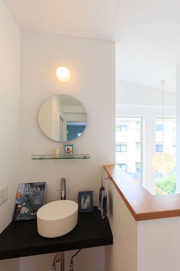 吹抜けの家  福山住宅 【2500～3000万円】彩り鮮やかで上品なインテリアで空間をデザイン。ガラス張りのインナーガレージのある家の建築実例画像10