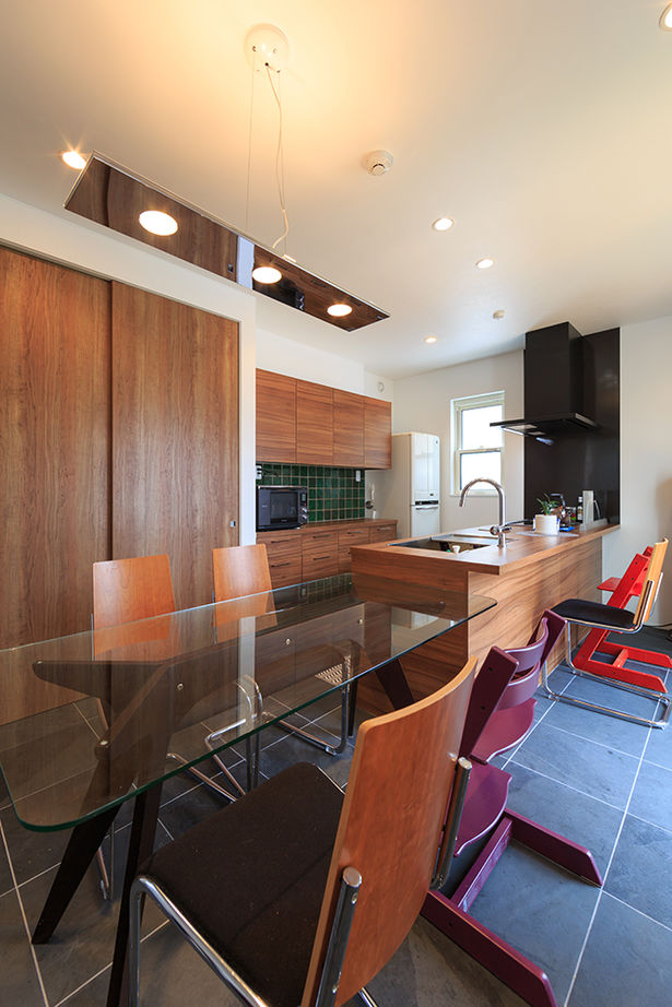 吹抜けの家  福山住宅 【2500～3000万円】彩り鮮やかで上品なインテリアで空間をデザイン。ガラス張りのインナーガレージのある家の建築実例画像11