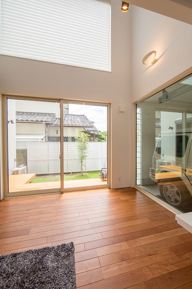 吹抜けの家  福山住宅 【2500～3000万円】彩り鮮やかで上品なインテリアで空間をデザイン。ガラス張りのインナーガレージのある家の建築実例画像14