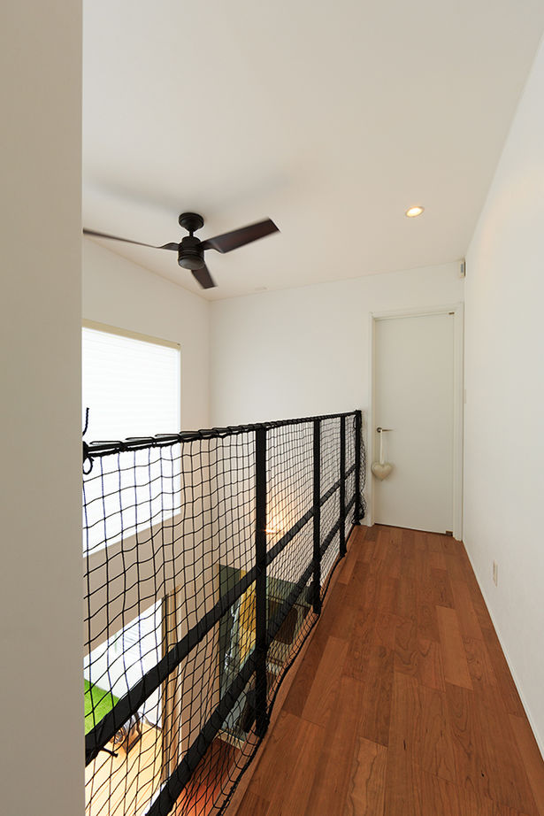 吹抜けの家  福山住宅 【2500～3000万円】彩り鮮やかで上品なインテリアで空間をデザイン。ガラス張りのインナーガレージのある家の建築実例画像15