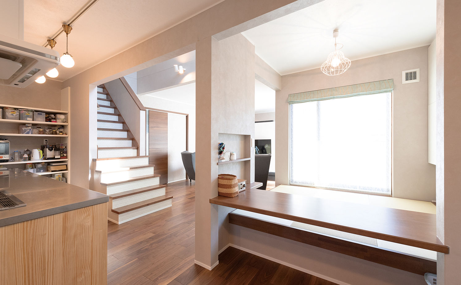 吹抜けの家  福山住宅 【3000～3500万円】イギリス生活のエッセンスを盛り込んで設計。北摂エリアで土地から叶えた動線のいい家の建築実例画像12